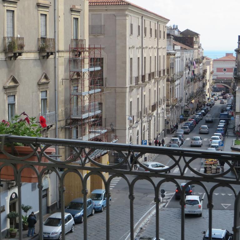 Couette-café Al Teatro Massimo Catane